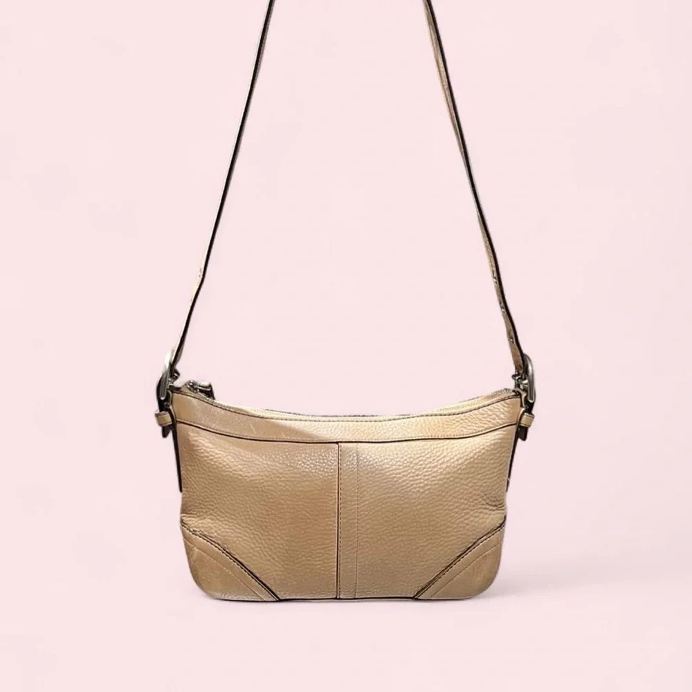 Coach - Picture 8 of 11